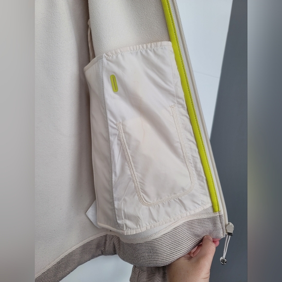 Lululemon Jacket - Picture 6 of 7